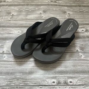 Clarks Women's Black and Gray Sandals